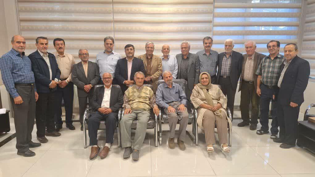 نشست هم‌اندیشی مدیریت صندوق بازنشستگی استان همدان با کانون‌های بازنشستگی استان