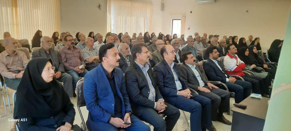 همایش آموزشی «پیشگیری از بیماری های دوران سالمندی» در خانه امید نهاوند همدان برگزار شد